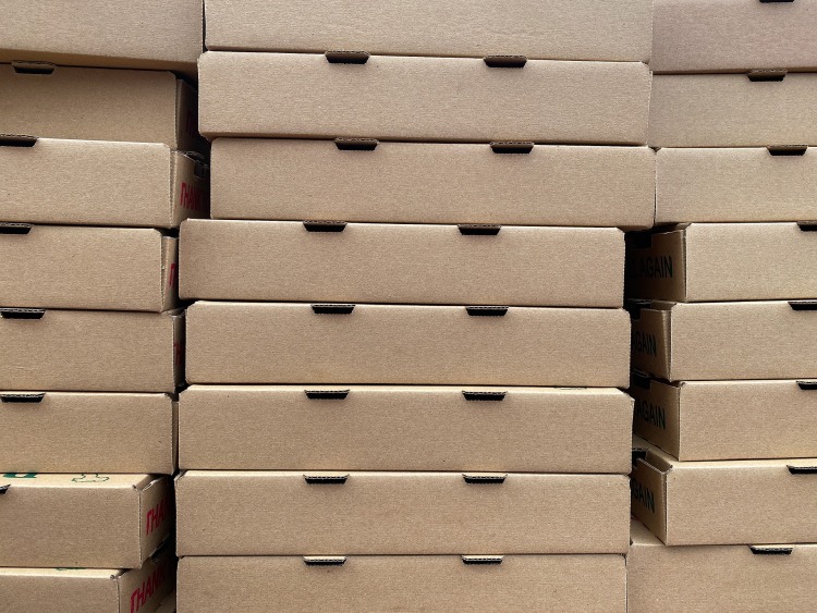 fenntartható karton doboz pizzásdoboz