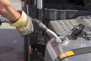 benzinkút üzemanyag töltőállomás töltőpisztoly