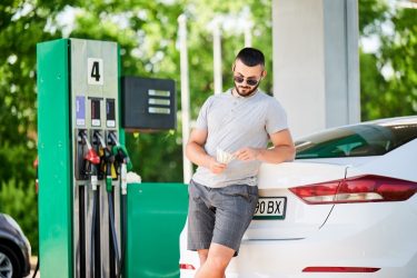 üzemanyag töltőállomás benzinkút