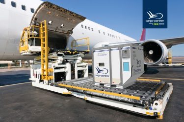 cargo-partner gyógyszerszállítás repülőgép