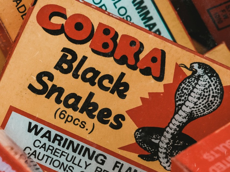 cobra black snakes csomagolás kartondoboz