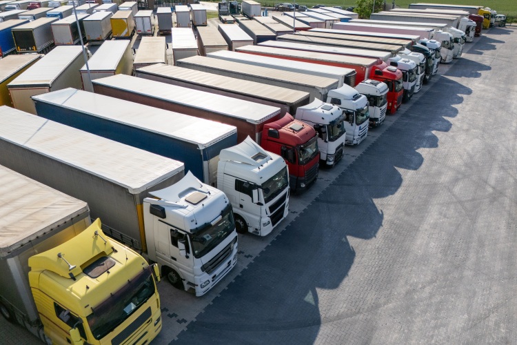 Több száz kamion parkolhat az új logisztikai terminálban