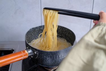 A csomagolás a termékkel együtt főzhető, így nem keletkezik csomagolási hulladék (fotó: Shutterstock)