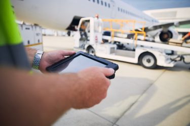 Az autonóm rendszerek egyre nagyobb szerepet kapnak a repülőtéri logisztikában (fotó: Shutterstock)