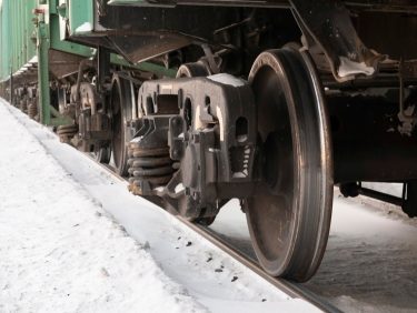 A 32 tengelyes nehézteher-vagon túlméretes ipari berendezések szállítására készült.