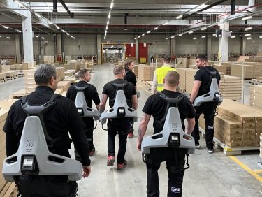 Exoskeleton a raktári munkában