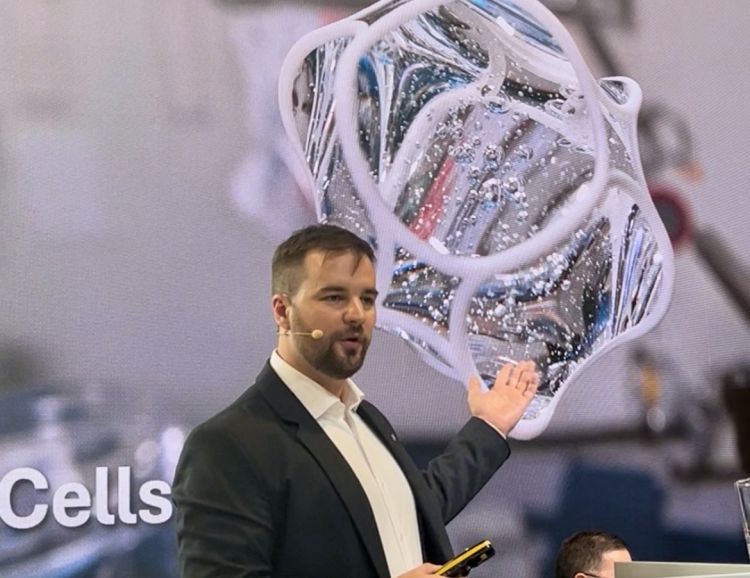 Kapu Tibor gömböc kísérlet űrállomáson