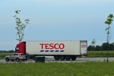 logisztikai tesco kivonulás leépítés gazdaság